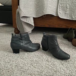 PRICE DROP! Earth Blue Leather Boot. Size 8.5